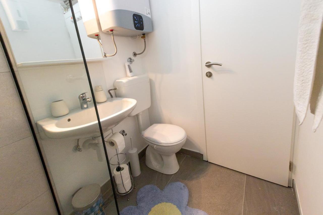 Self Check-In Apartment With Jacuzzi موستار المظهر الخارجي الصورة