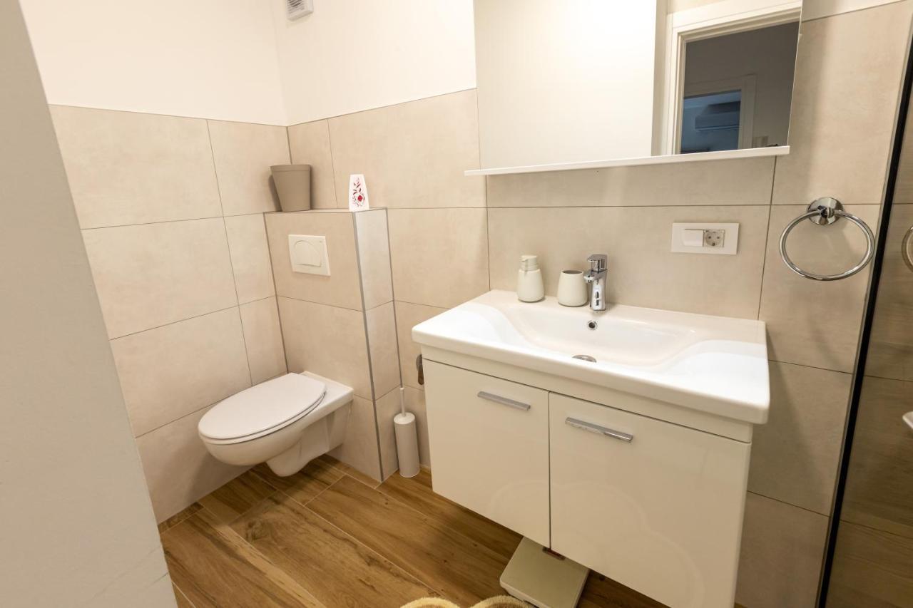 Self Check-In Apartment With Jacuzzi موستار المظهر الخارجي الصورة