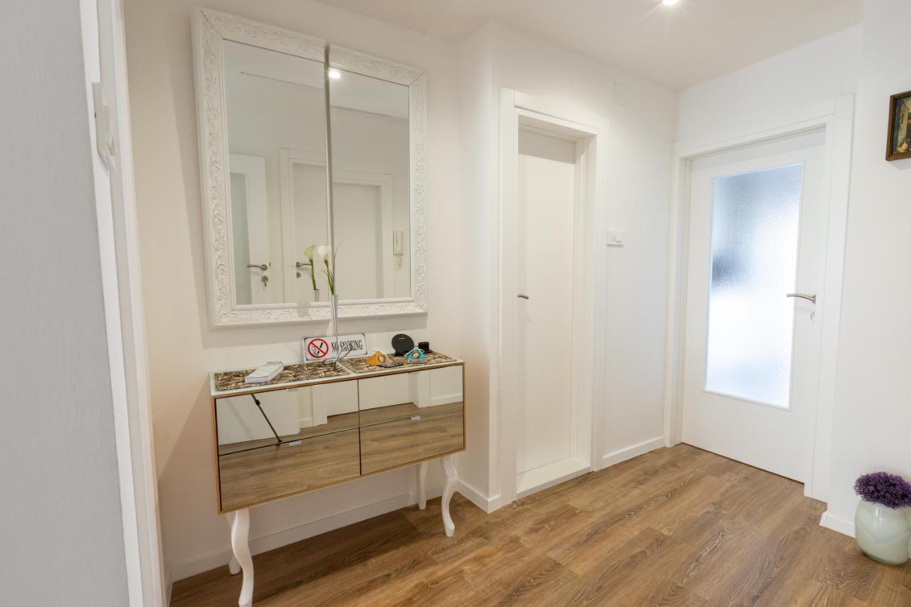 Self Check-In Apartment With Jacuzzi موستار المظهر الخارجي الصورة
