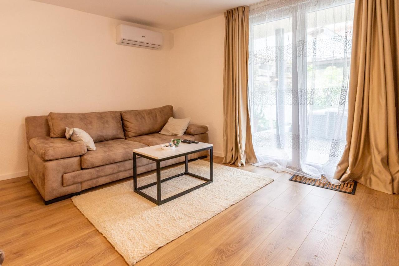 Self Check-In Apartment With Jacuzzi موستار المظهر الخارجي الصورة