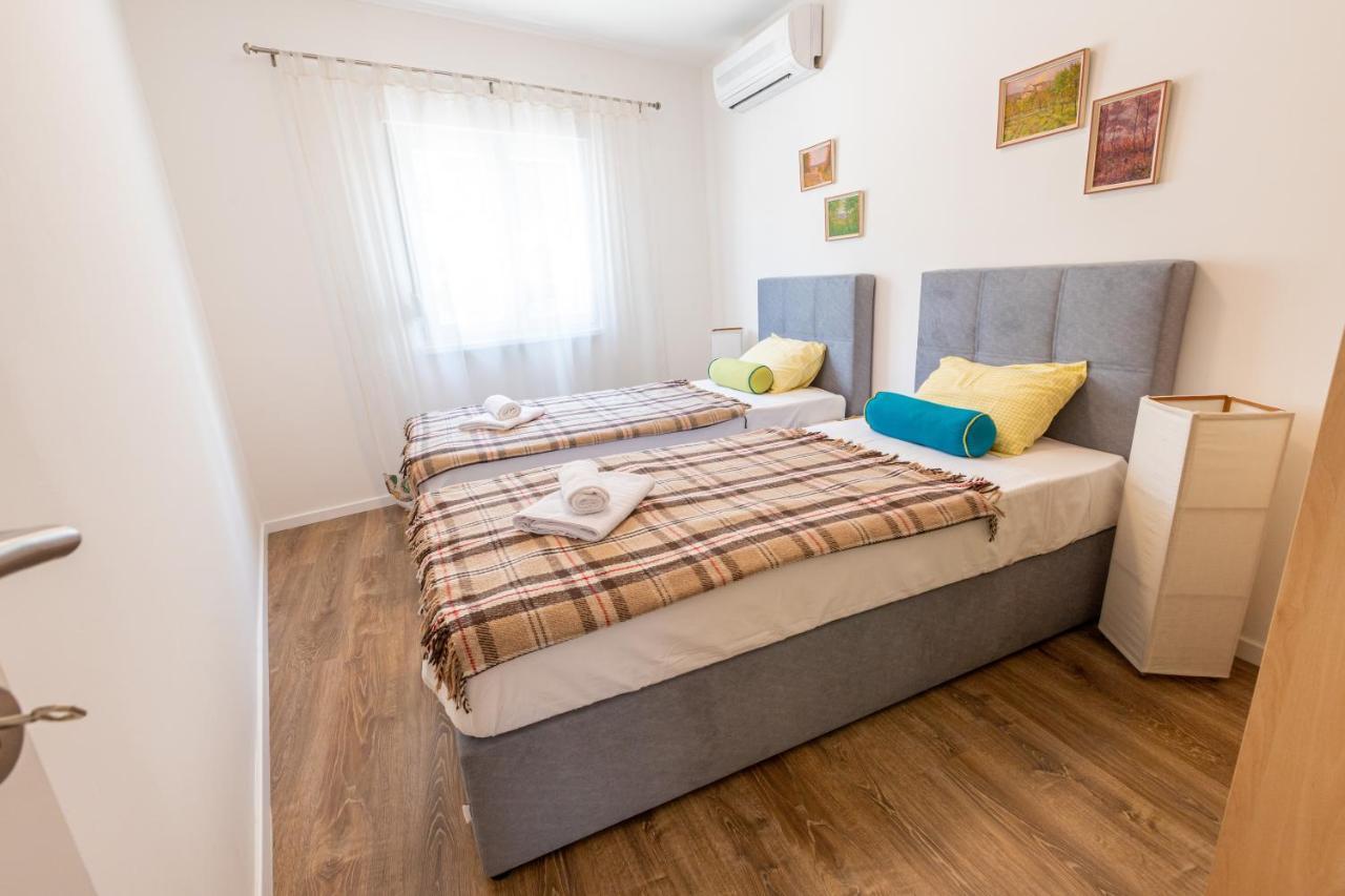 Self Check-In Apartment With Jacuzzi موستار المظهر الخارجي الصورة
